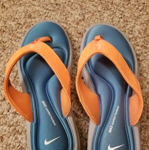 Nike comfort footbed flip flops